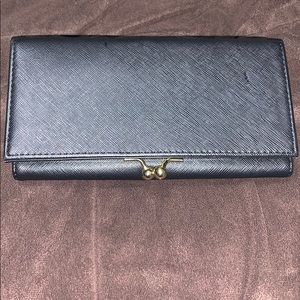 Black Clutch